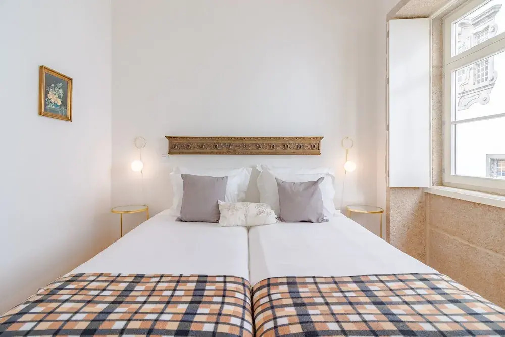 Stylish Porto studio with city views