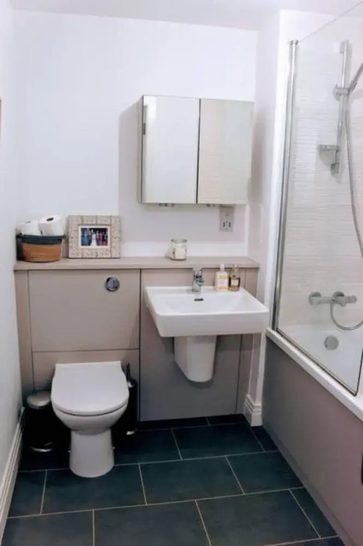 1 Bedroom Apartment With Free Parking Sleeps 2 in City Centre