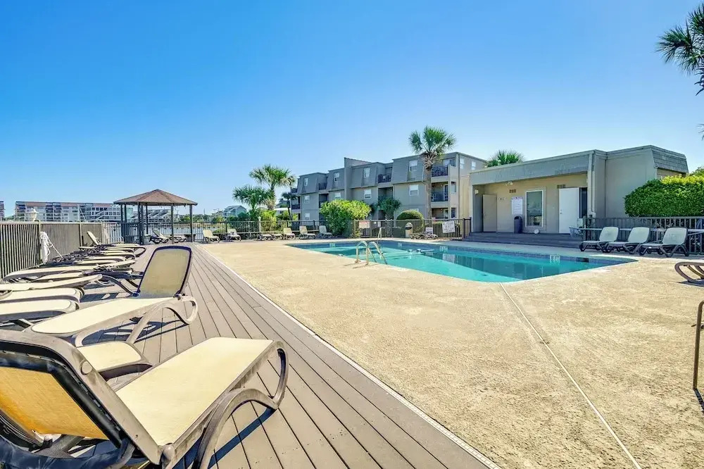 Private Beach & Pool Access: Murrells Inlet Condo!