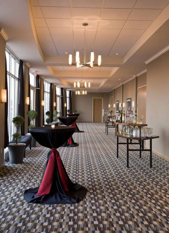 DoubleTree by Hilton Chicago Midway Airport, IL