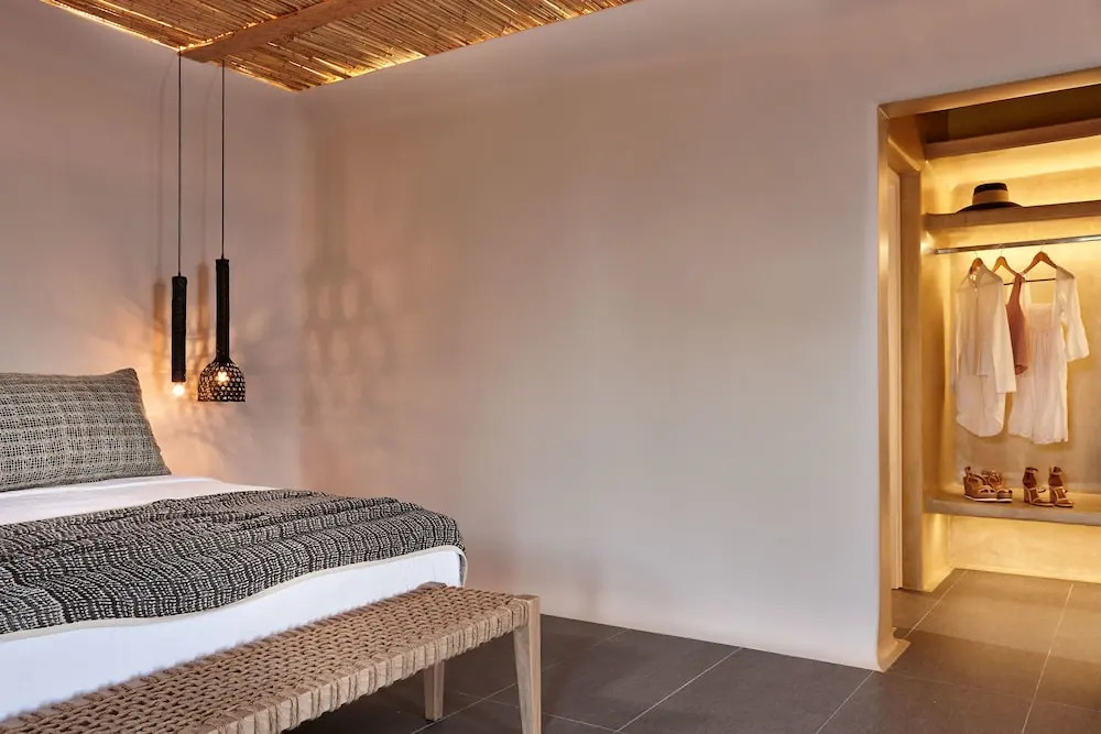 Incognito Beach Villa Santorini