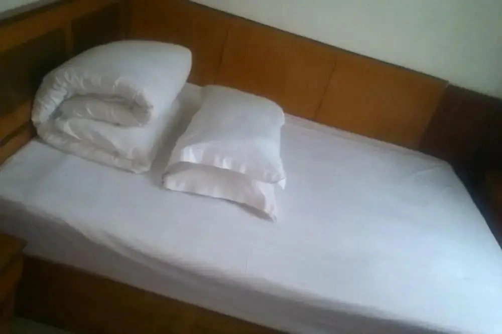 Xinyi Business Hotel