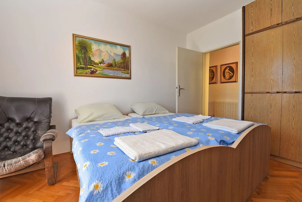 Apartment 74