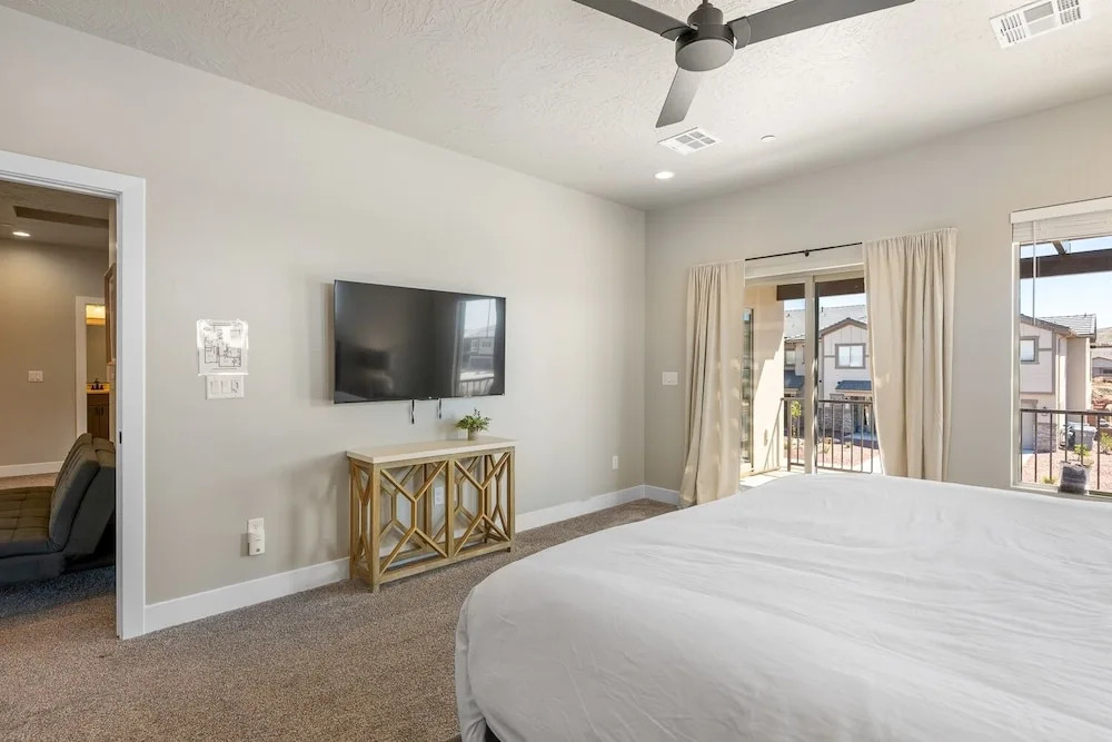 Zion's Paradise 6 Bedroom Townhouse