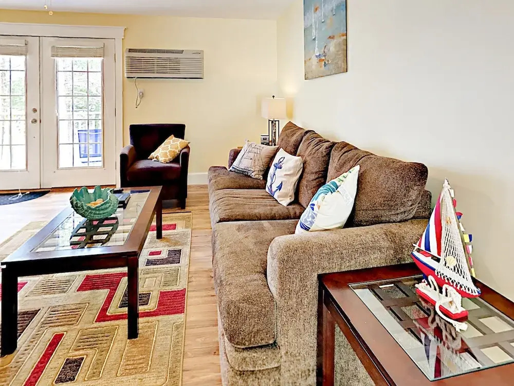 New 1br  W/ Water-view Deck 1 Bedroom Condo
