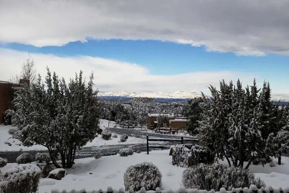 Adobe-style Home w/ Views < 5 Mi to Santa Fe Plaza