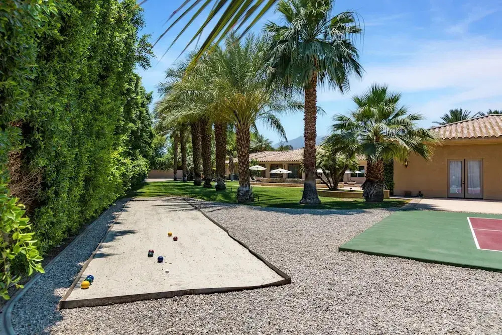The Date Palm Estate by AvantStay Expansive Estate w Game room Backyard Oasis w Pool Spa