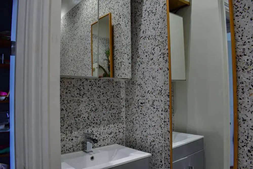 Sunny 2 Bedroom Garden Flat in the Heart of East London