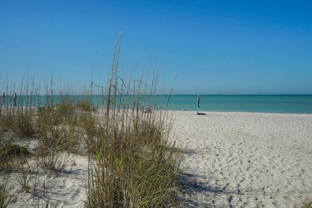 Bay Breezes At Hideaway Bay! Waterfront, Free Kayaks, Golf Cart 2 Bedroom Condo by Redawning