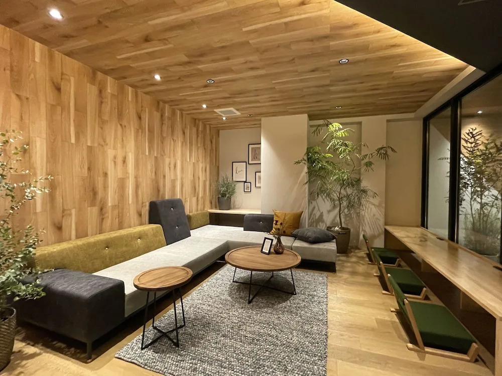 R Hotel Namba