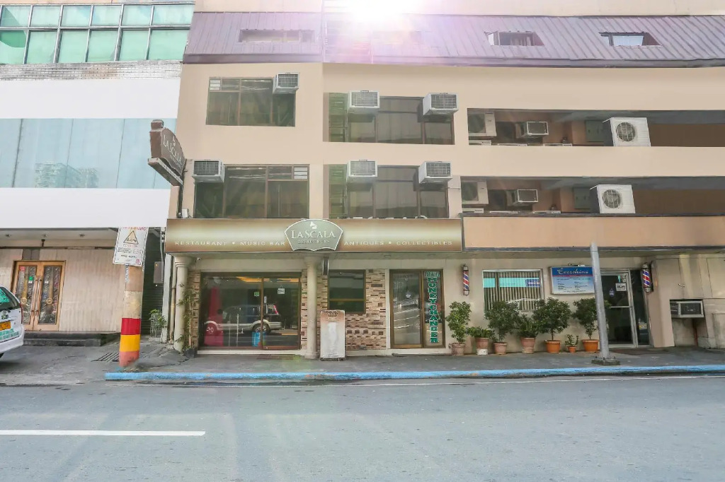 OYO 419 La Scala Residences