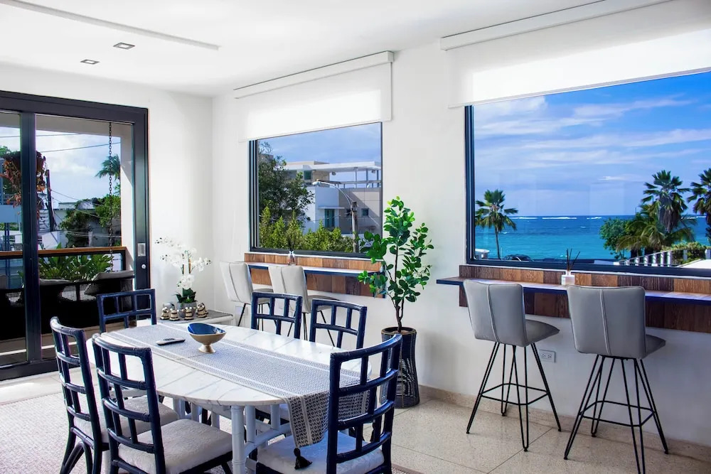 Villa Azure Ocean Suites