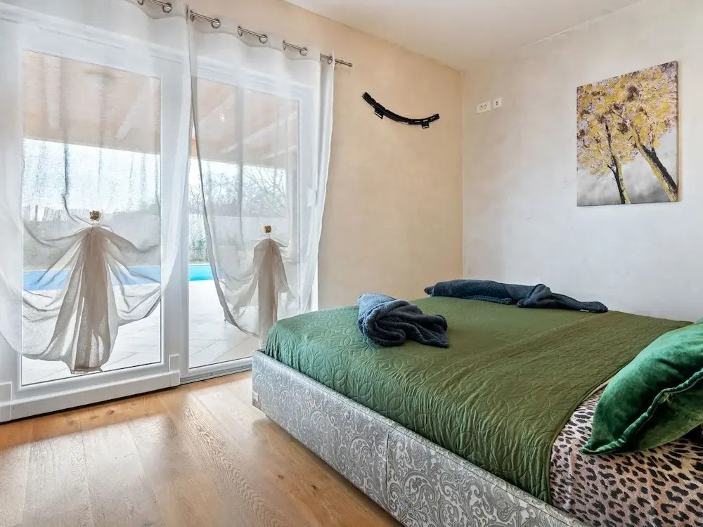 Beautiful Holiday Home in Novigrad With Private Swimming Pool