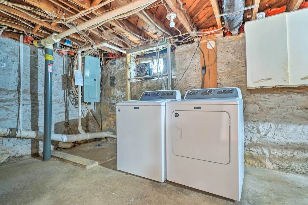 Elegant Charles Town Home: Grill, Walk Dtwn!