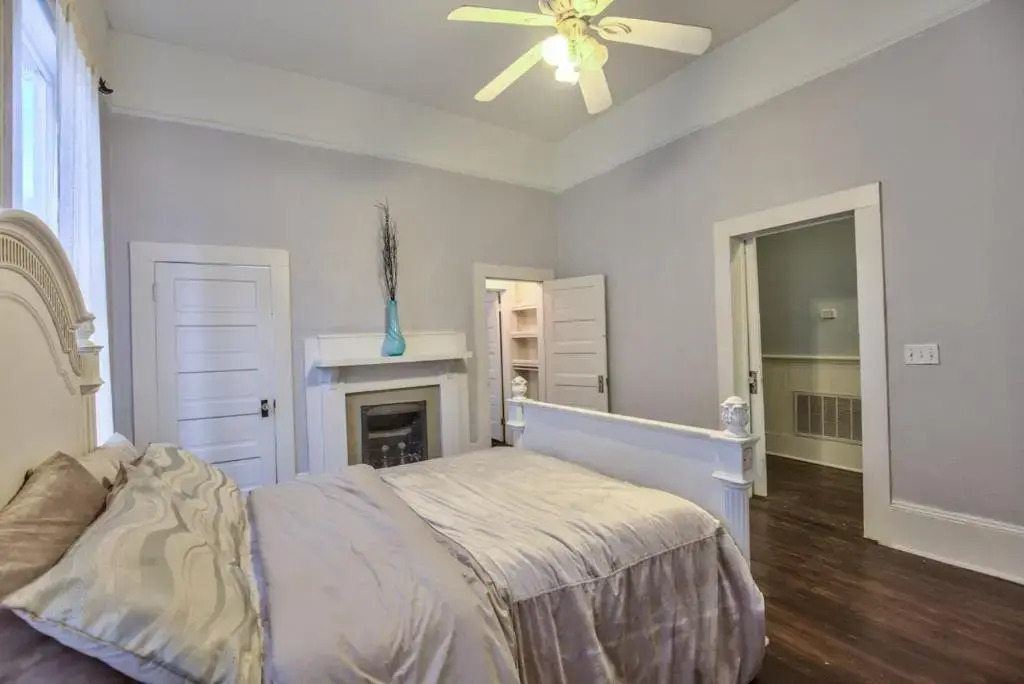 Classic/Modern Downtown Home