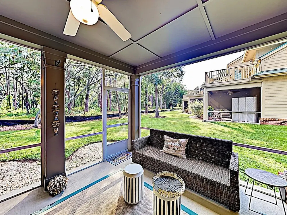 New Listing! Beach Chic Townhouse W/ Pool Access Townhouse