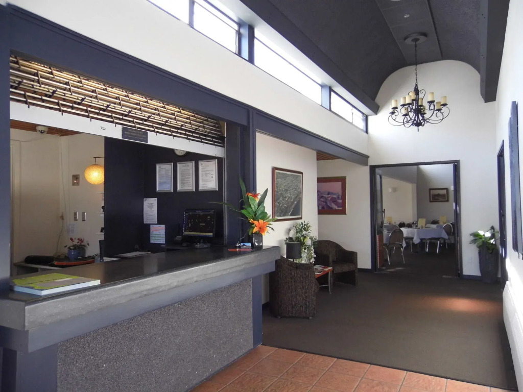 Westport Motor Hotel