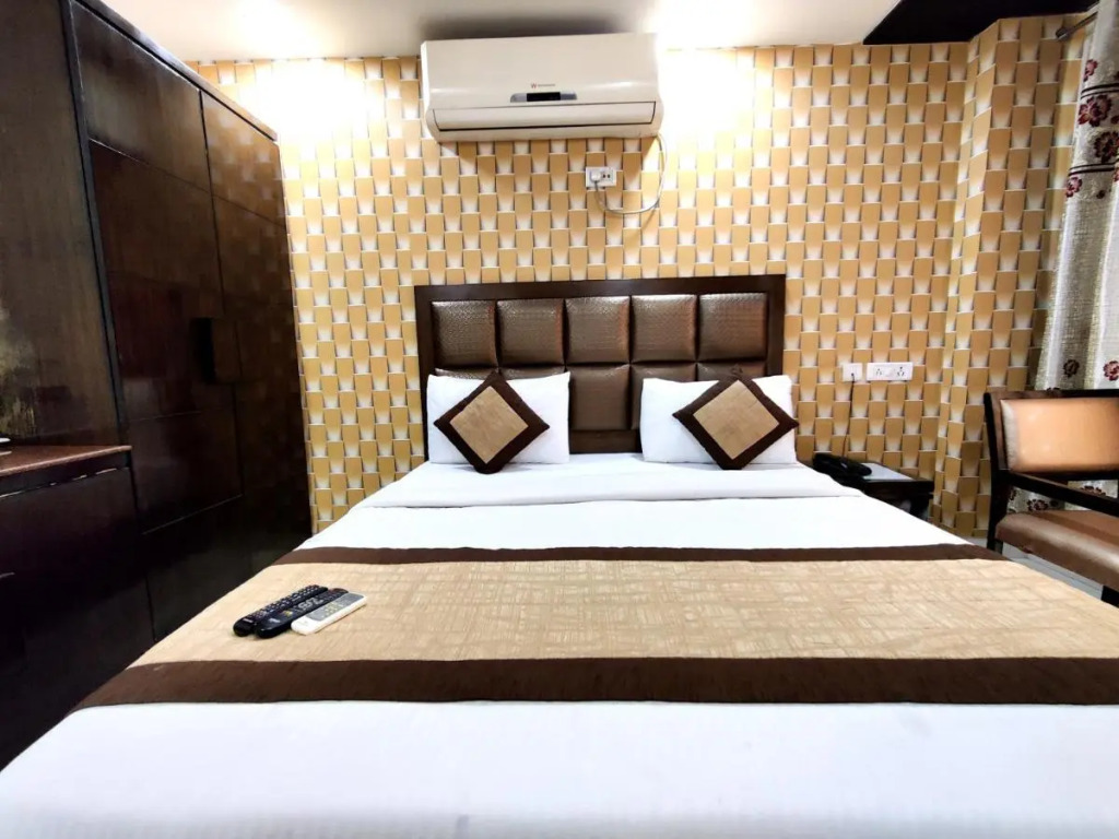 Hotel Delhi Pride at Karol Bagh