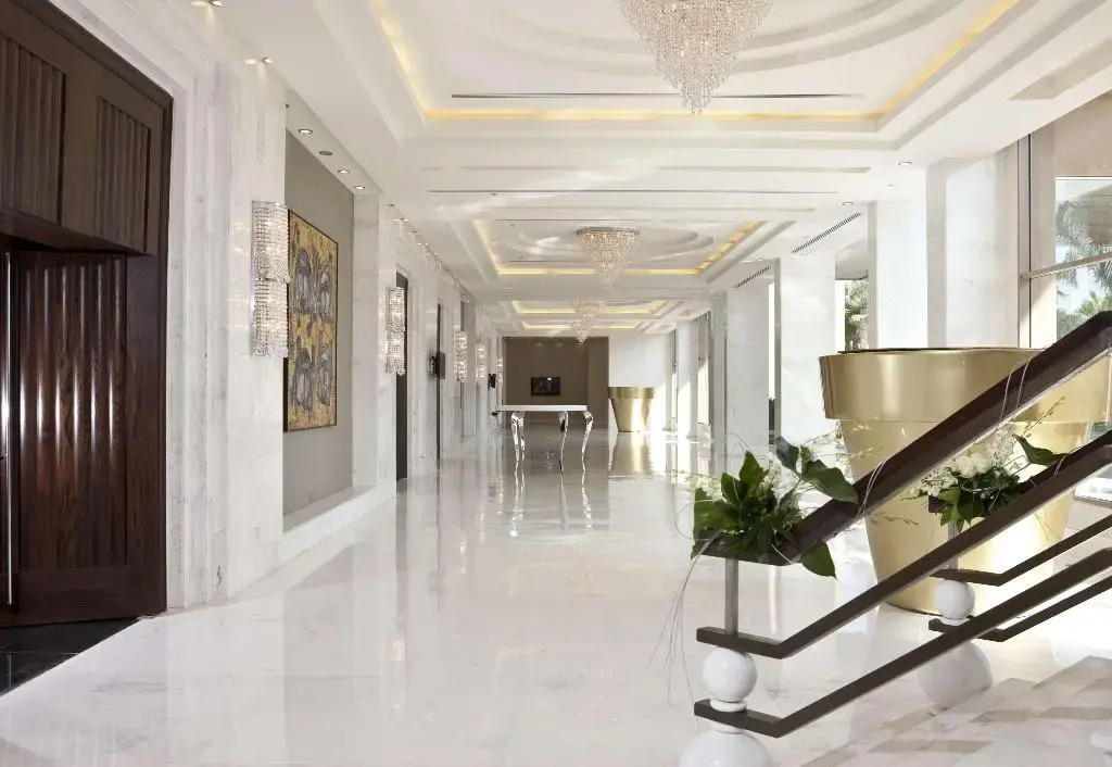 Dusit Thani LakeView Cairo