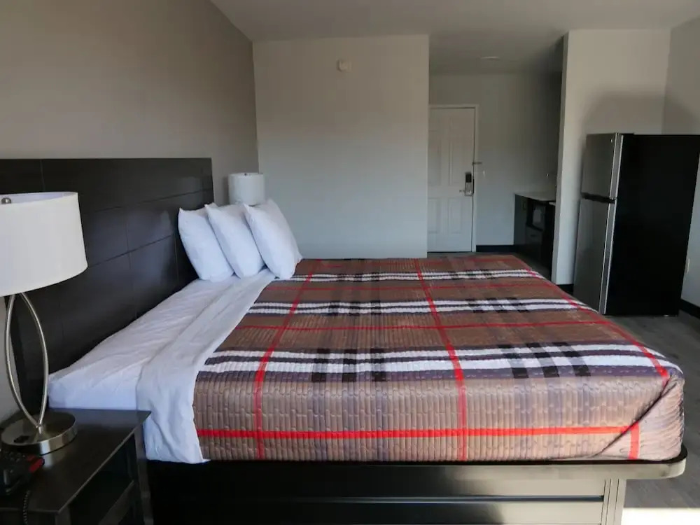 Hilltop Express Inn