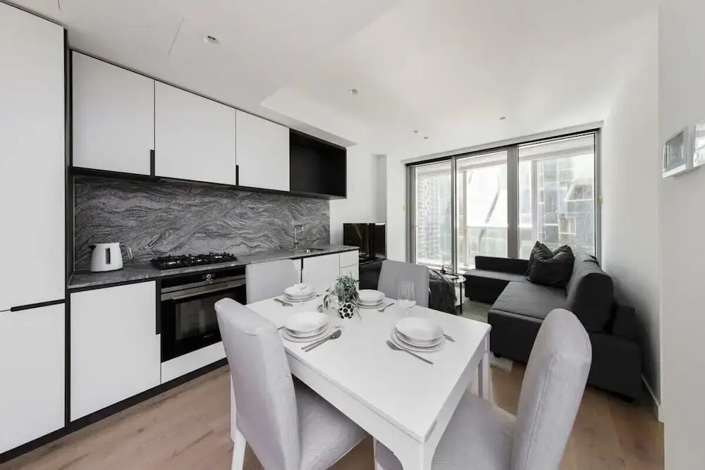 A Cozy 2BR Apt for 6 Next to Southern Cross