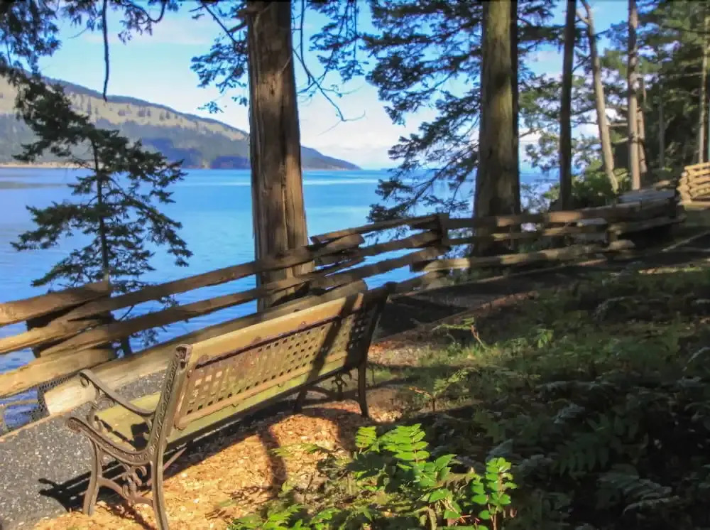 Salmonberry Inn