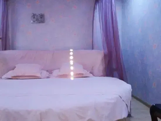 Huangshi Menghao Fashion Hotel
