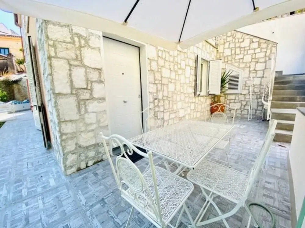 Teatro Verdi & Villa Comunale Charming Flat