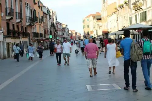 Calle dei Preti