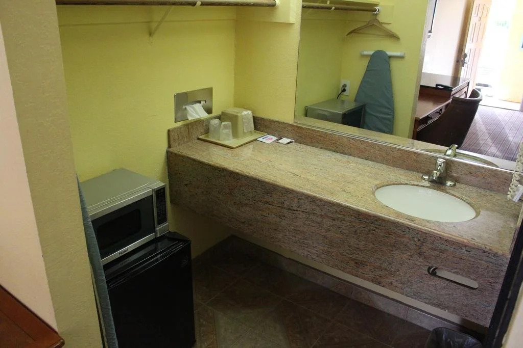 Travelers Inn