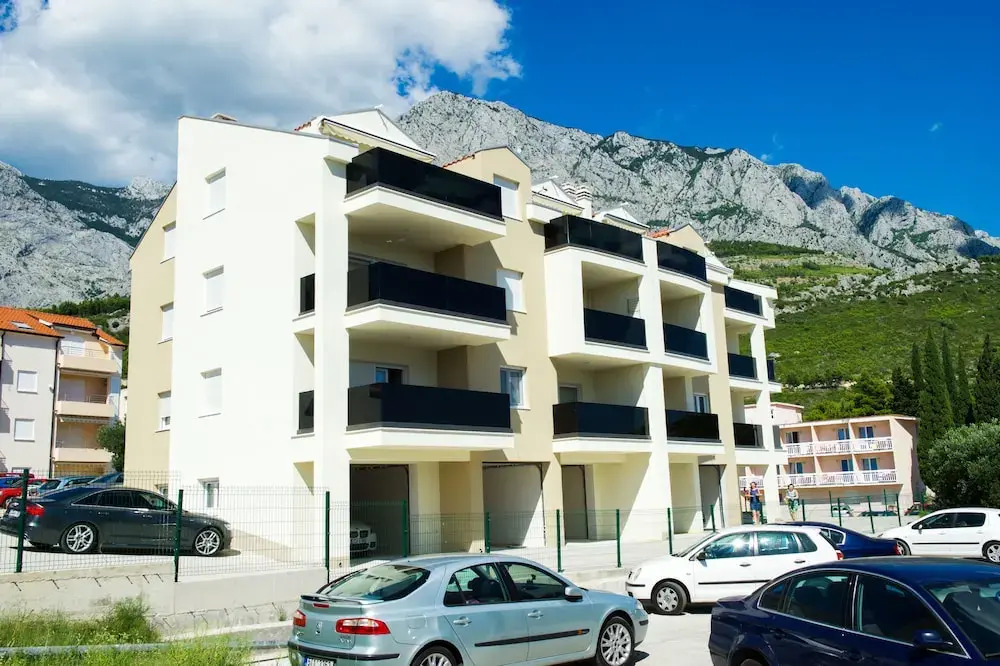 Apartments Leone