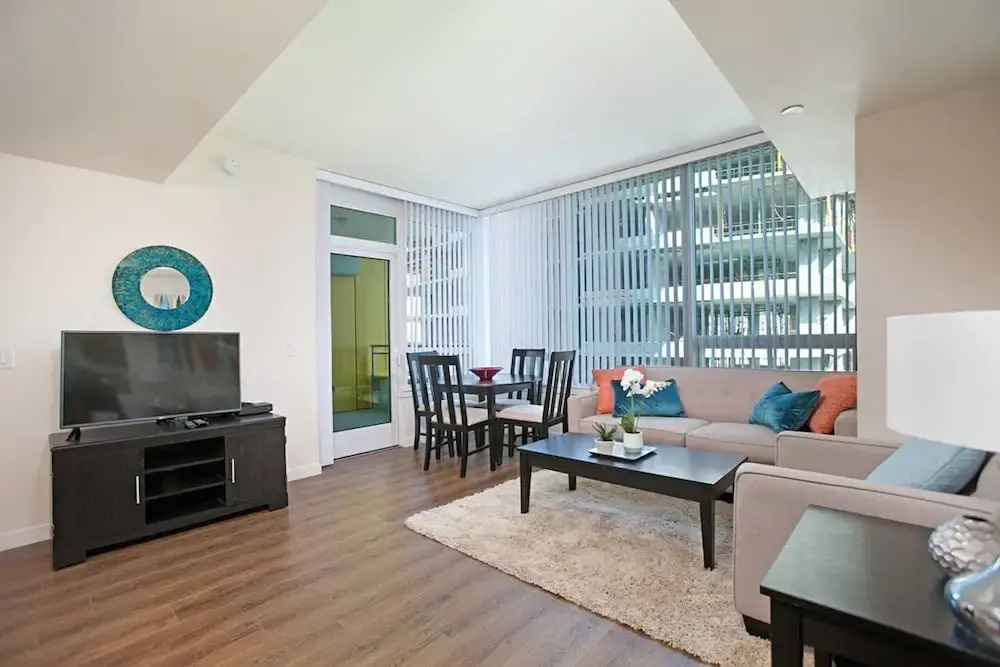 424 15th St Executive 2br