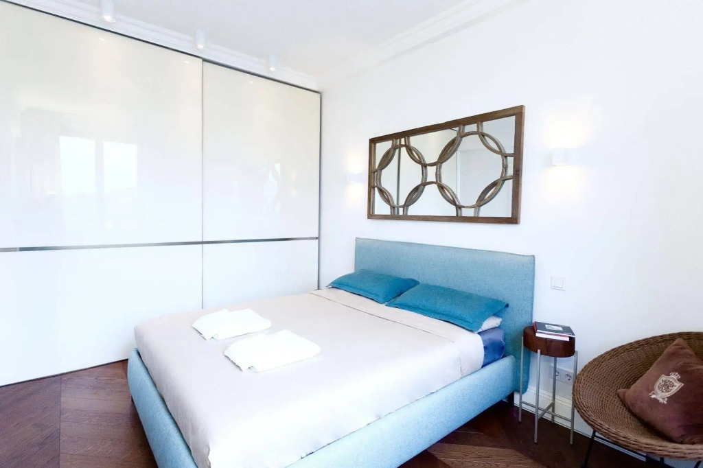 Vilnius Apartments & Suites - Gedimino avenue