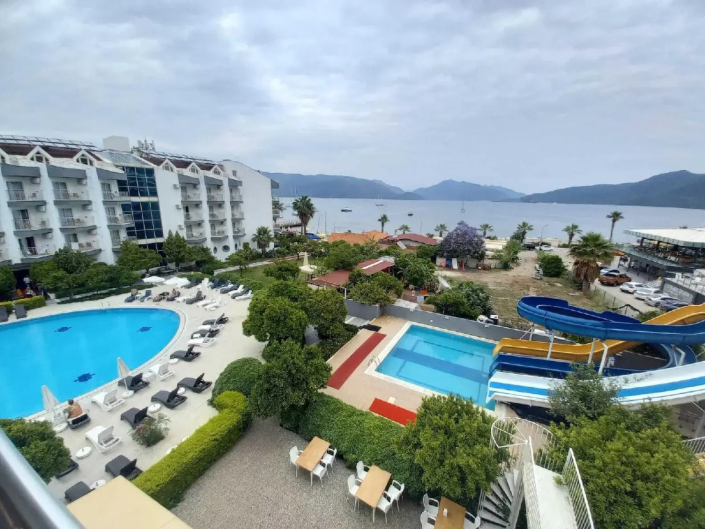 Caprice Beach Hotel