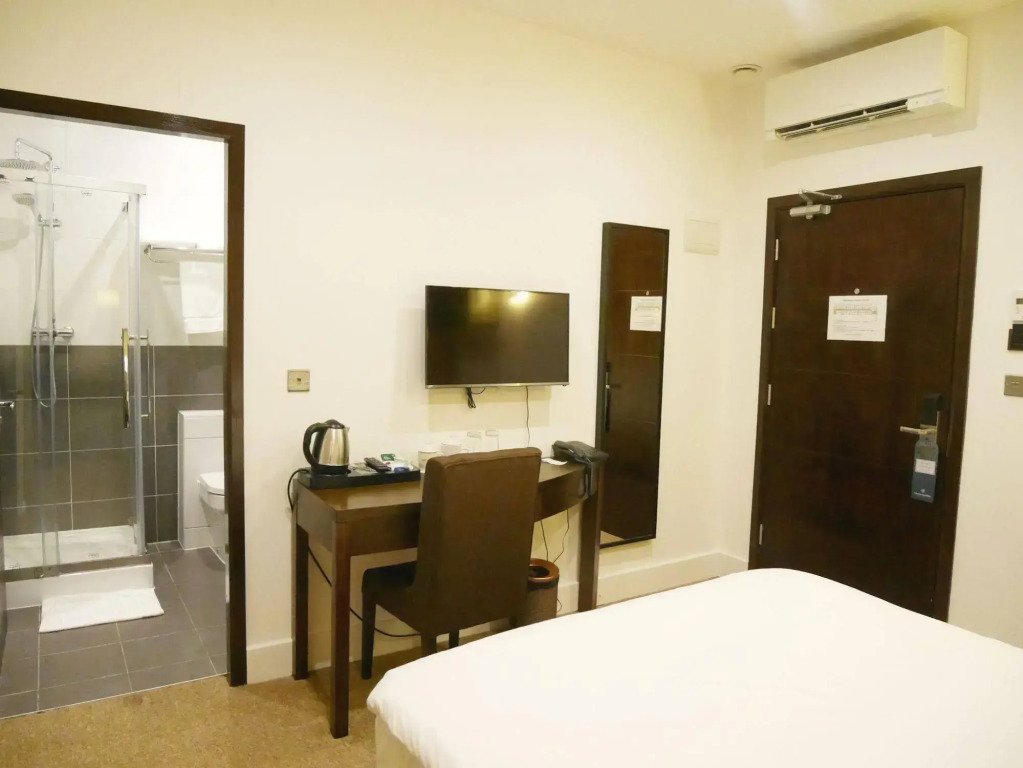 Grand Sapphire Hotel & Banqueting
