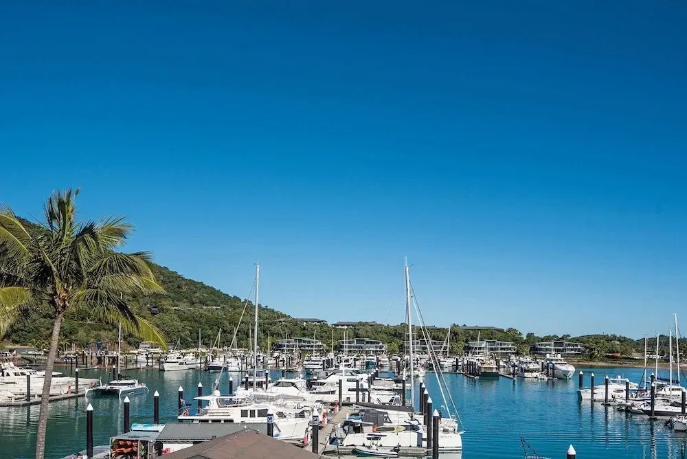 Yacht Club Villas