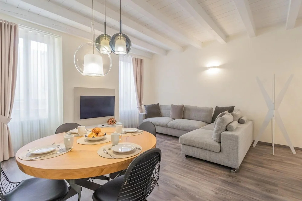 Modern & Stylish Apartment in Como City by Rent all Como
