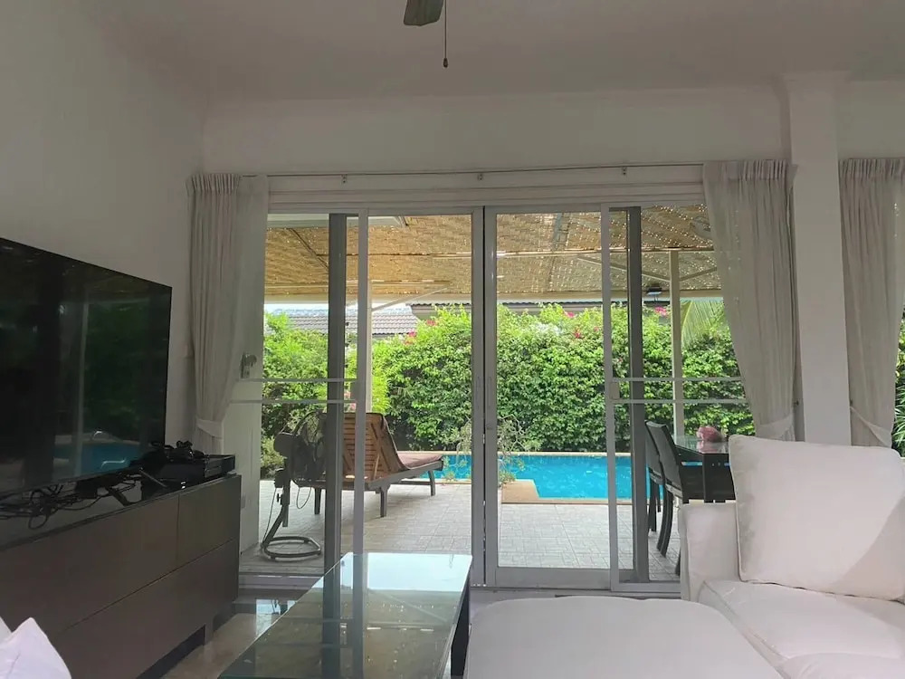 Hidden Villa Oasis Private Pool 2km to BeachMall