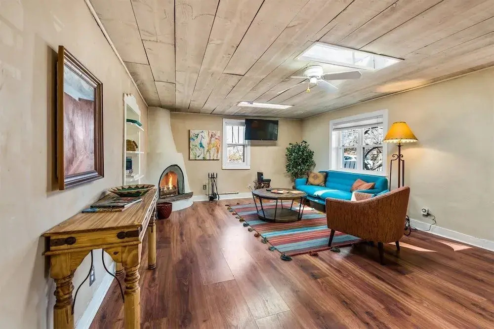 Casa Lola - Gorgeous Light-filled Home, Walk to The Plaza and The Railyard