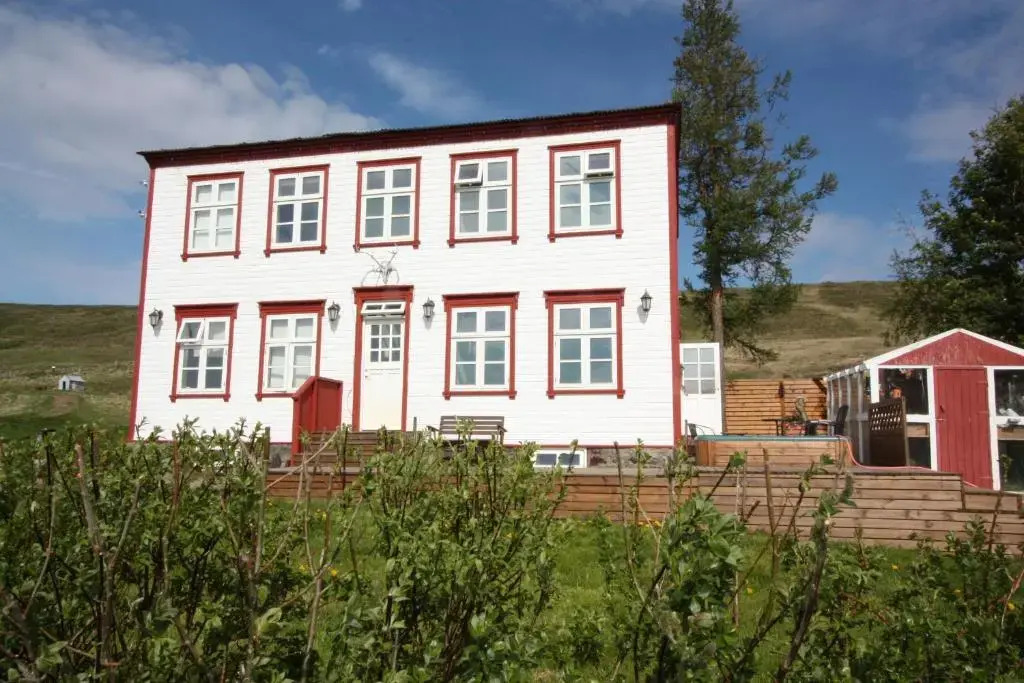 Aurora Farm Hotel