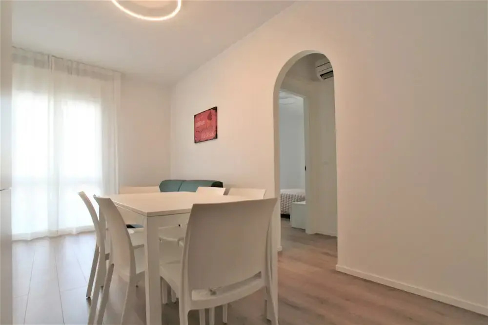 Cozy Apartment With Balcony Near Piazza Torino
