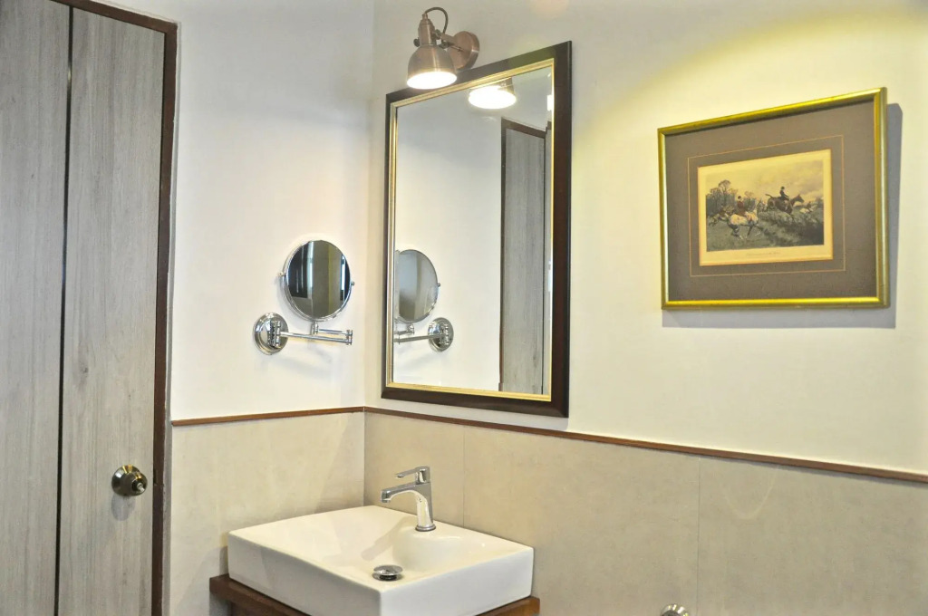 Issara Boutique Winery Hotel