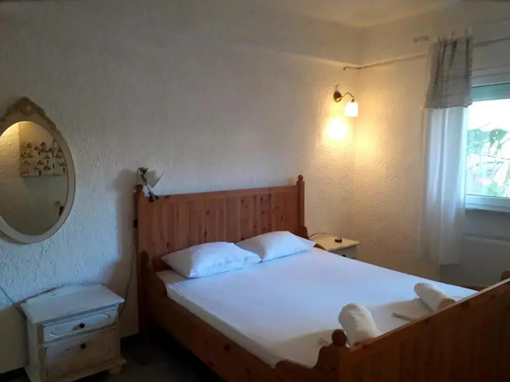 Brunis Apartments