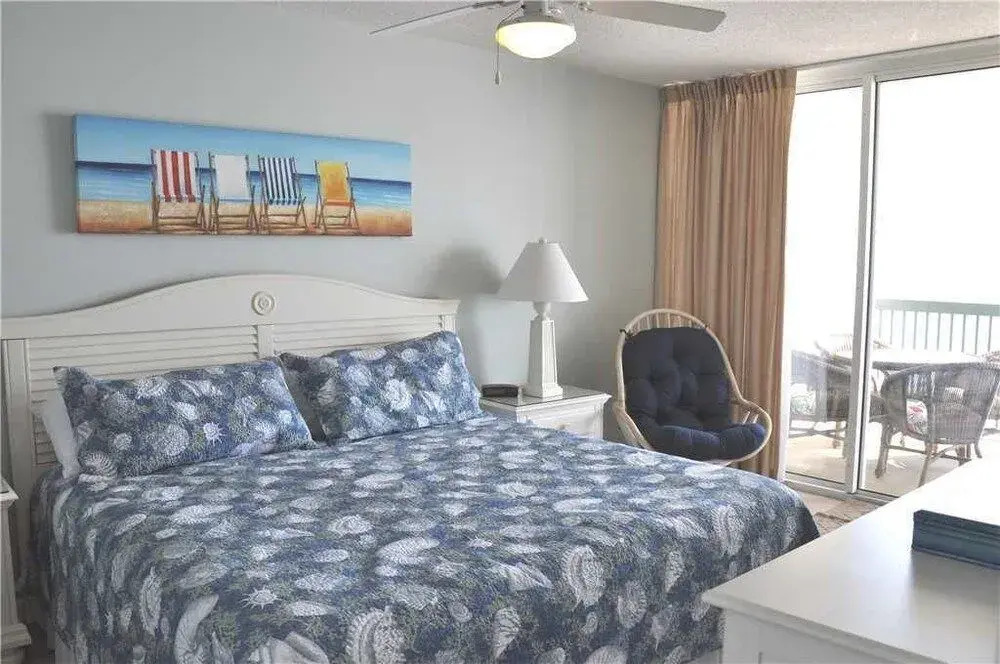 Ashworth 805 - 4 Br condo by RedAwning