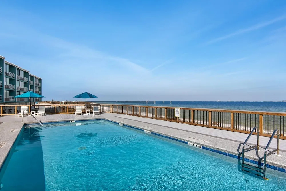 Palm Beach Club by Surfside VR
