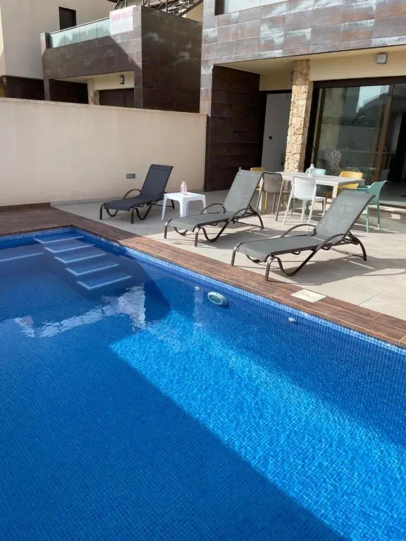 Villa de 2022 moderna y con piscina privada