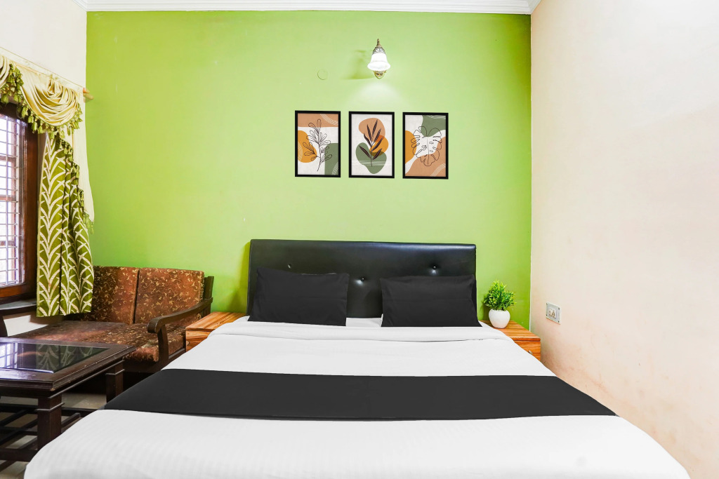 SPOT ON 46687 Hotel Prabhu