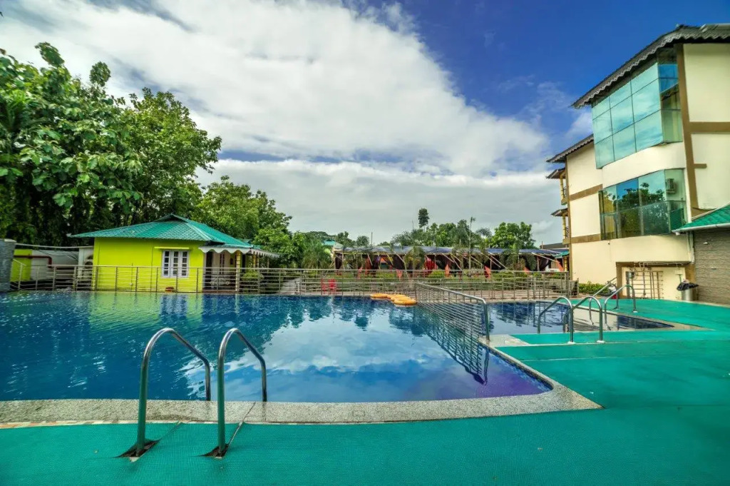 Resort Trimurti