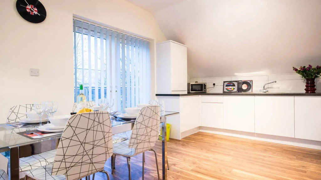 Arnos Apartments