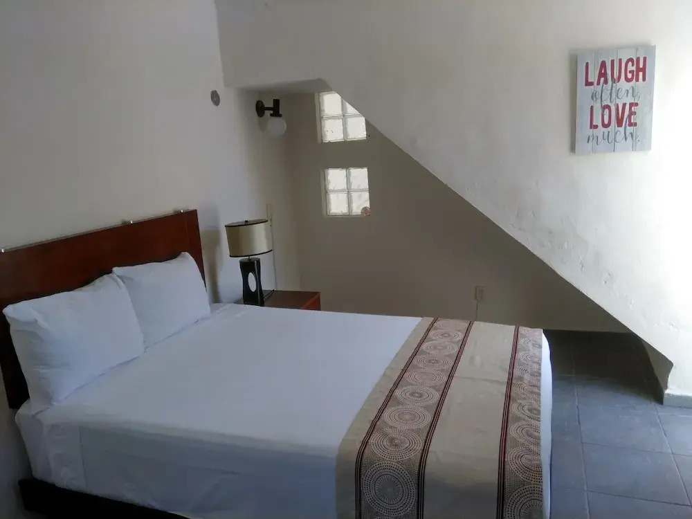 Maya Suites By LHMG